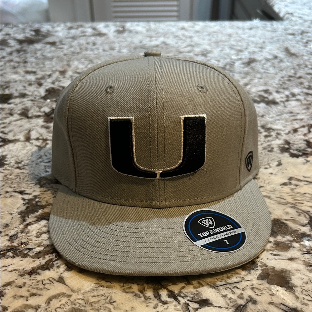 TOP OF THE WORLD MIAMI HURRICANES FITTED CAP SIZE 7 NWT